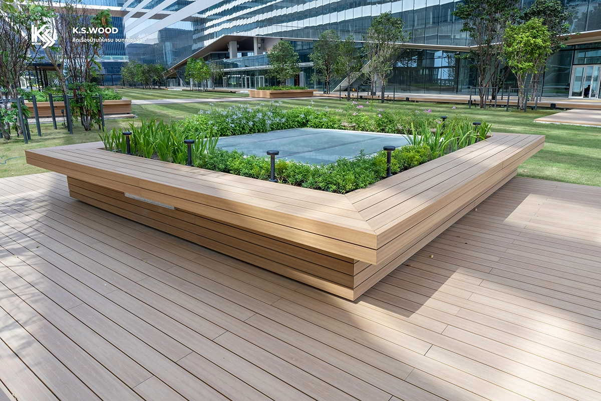 พื้นไม้เทียมภายนอกเคลือบผิวพิเศษ NewTechWood ทนแดด ทนฝน สีไม่ซีดจาง รับประกันสินค้านาน 25 ปี ติดตั้งพื้นที่ส่วนกลาง รองรับการใช้งานที่มากขึ้น เหมาะทั้งงานกลางแจ้ง ที่แดดแรง และทนฝน
