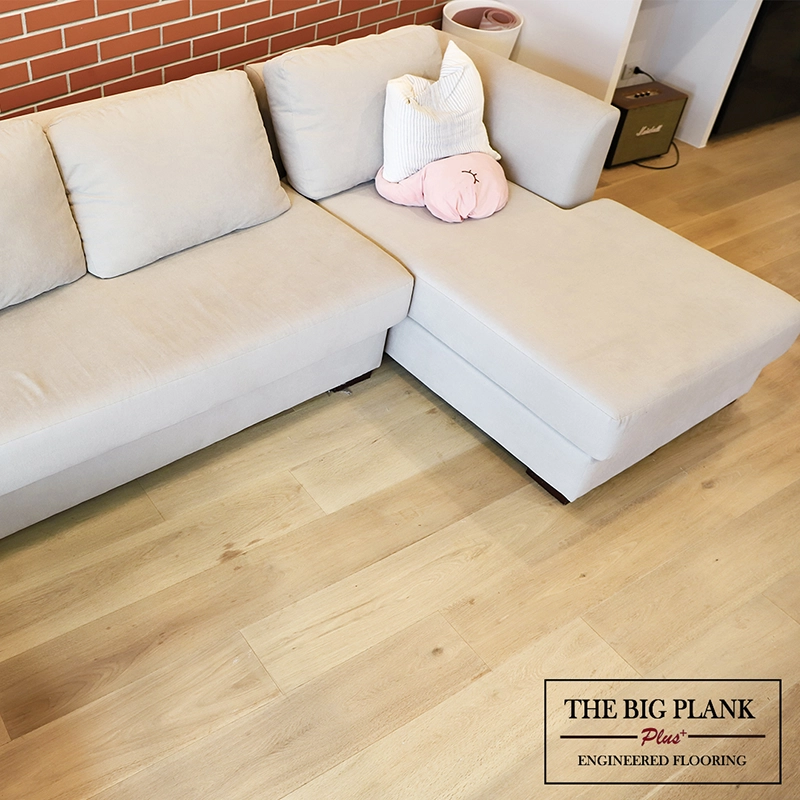 งานติดตั้งไม้พื้นเอ็นจิเนียร์ หน้ากว้าง 8 นิ้ว THE BIG PLANK Plus+ จาก K.S. WOOD ผลิตจากไม้โอ๊คยุโรปคัดเกรดพิเศษ
